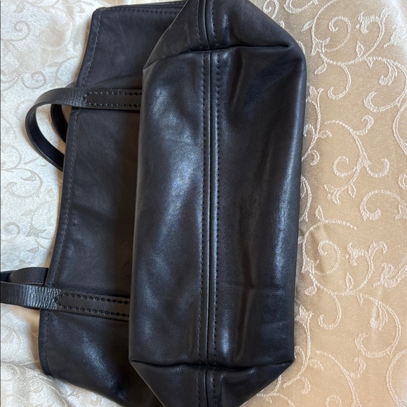 FOUNT Elegant Black Leather Tote 15” wide, 10” height, excellent - Picture 8 of 16